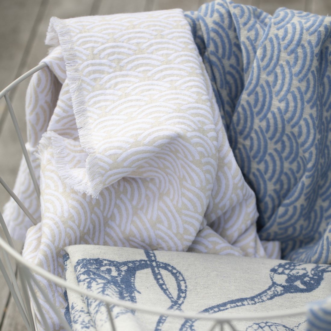 Lino Leinendecke „Mini Waves“ – David Fussenegger