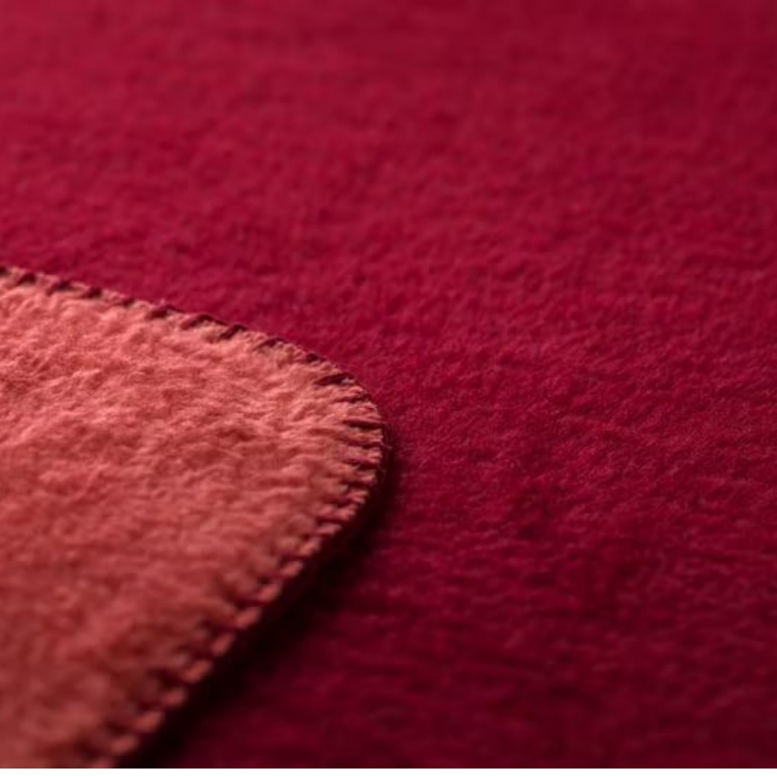 SAVONA Wohndecke “Herz” detailansicht Zierstich