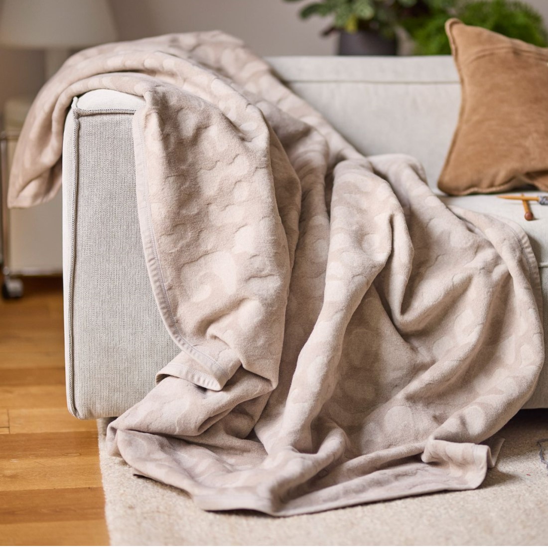 Biederlack Wohndecke mit Reliefstruktur Feel Leo