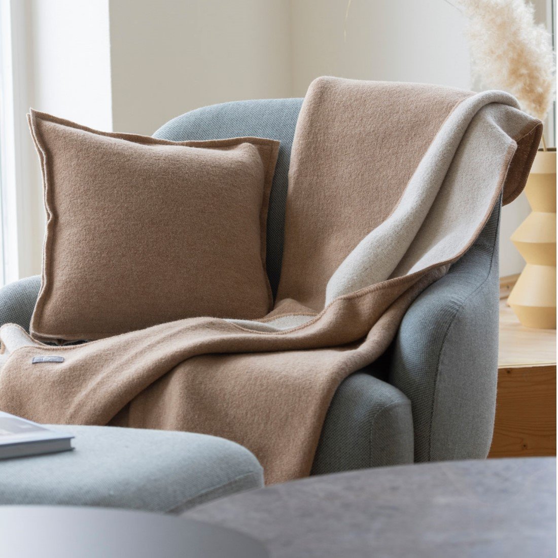 Disana Walk Doubleface Kissenhülle aus Merino Schurwolle kbT