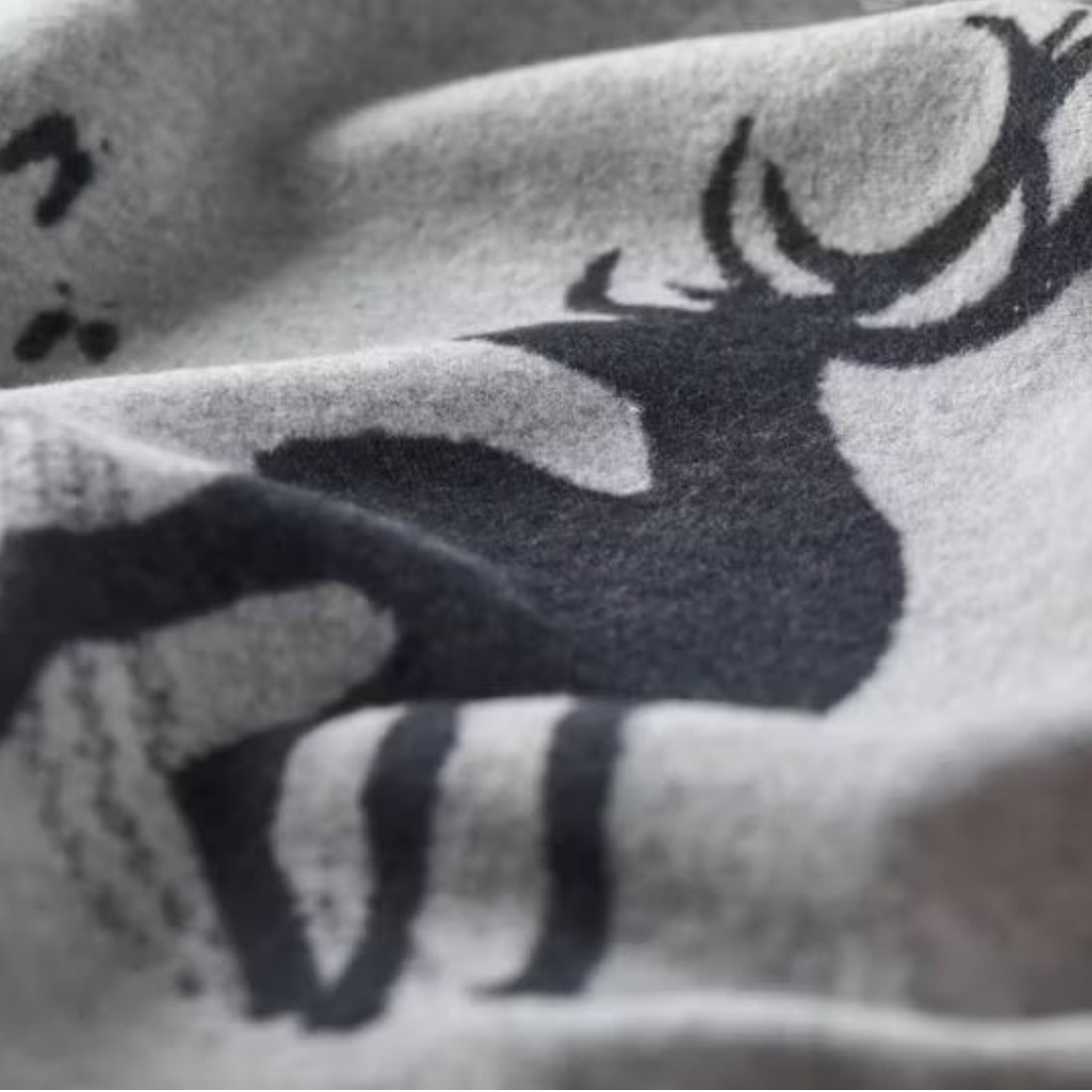 david fussenegger Luca Flanelldecke hirsch struktur filz Leichte Kuscheldecke