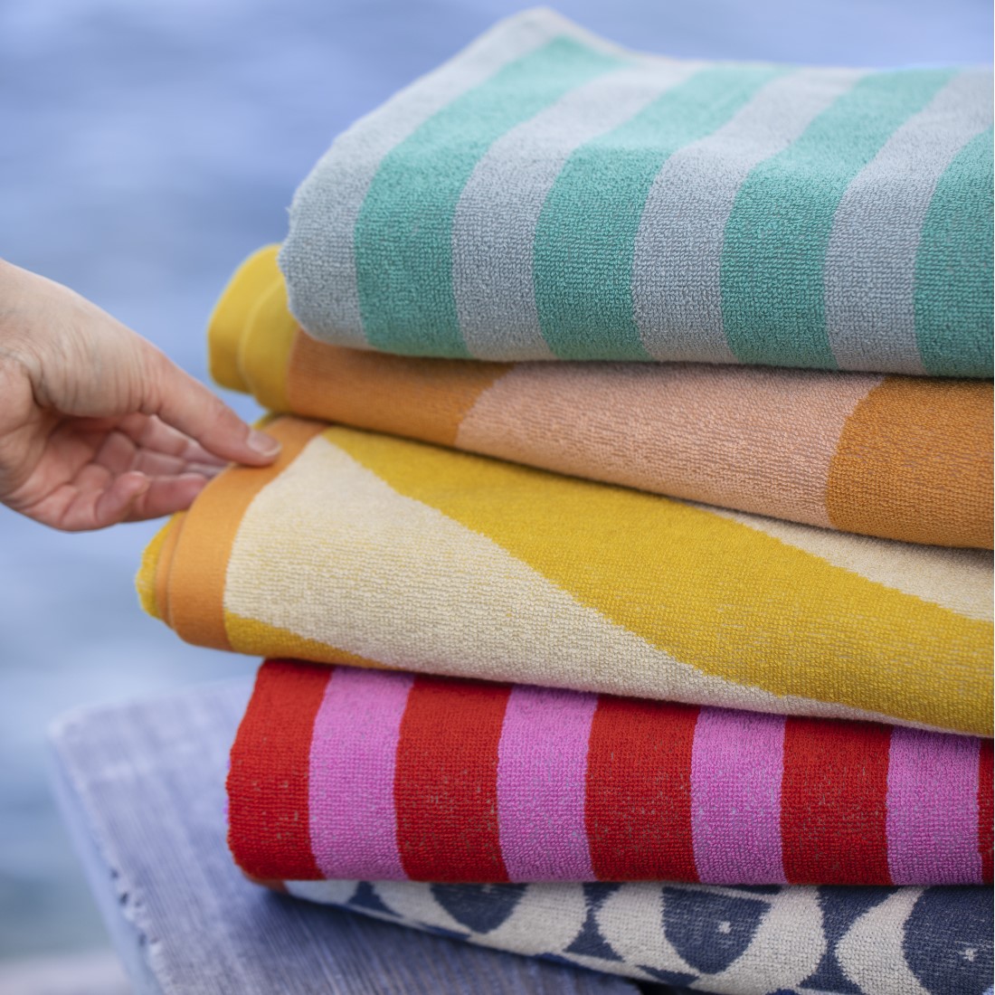 PLAYA Frottee‑Strandtuch Retro Waves – David Fussenegger