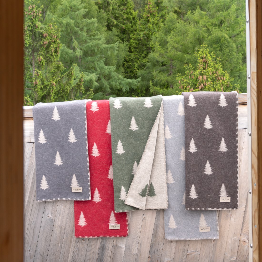 PINA Wohndecke von Eskimo – weich, pflegeleicht und großzügig in Größe